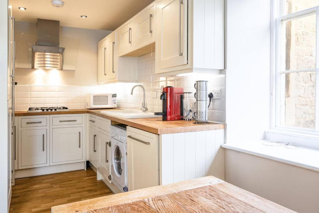 Stunning 2 Bedroom Apartment in Converted Chapel Bath Exterior foto