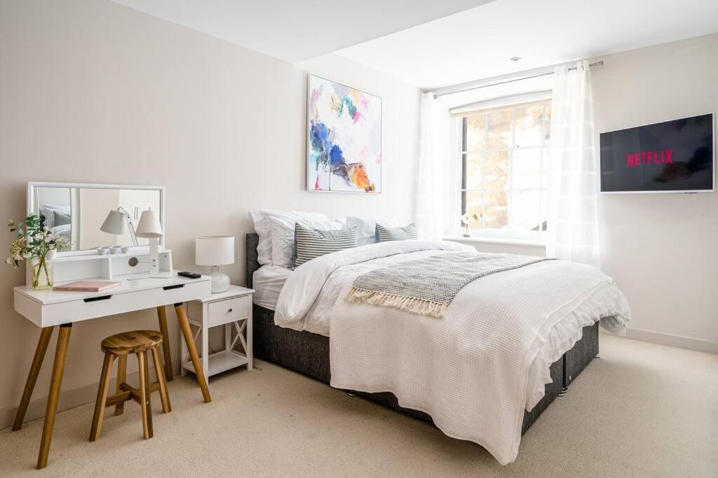 Stunning 2 Bedroom Apartment in Converted Chapel Bath Exterior foto