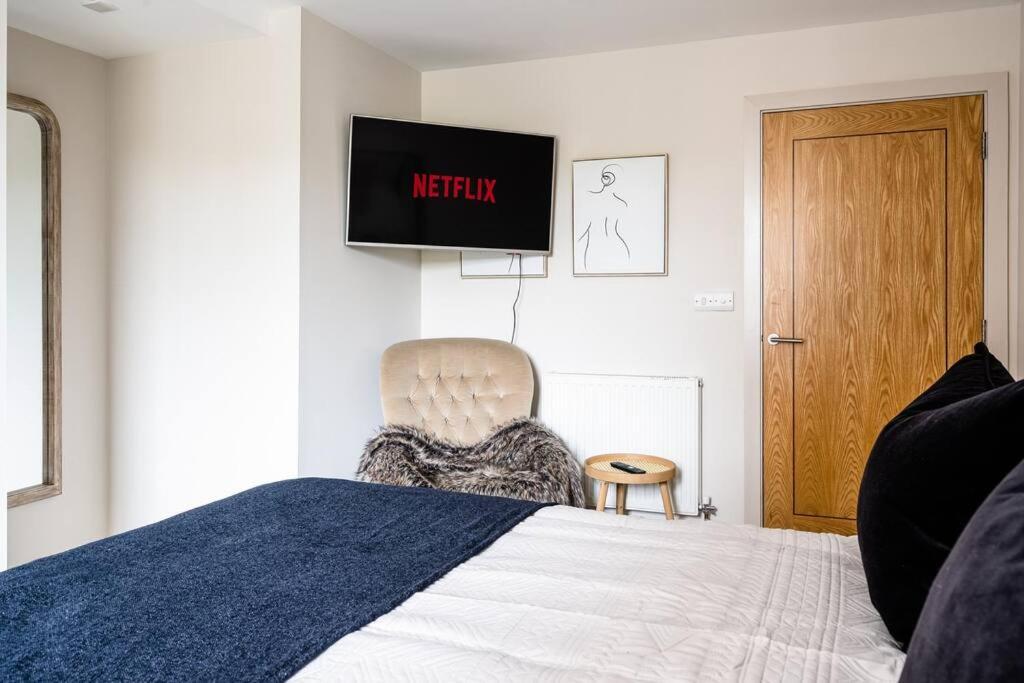 Stunning 2 Bedroom Apartment in Converted Chapel Bath Exterior foto