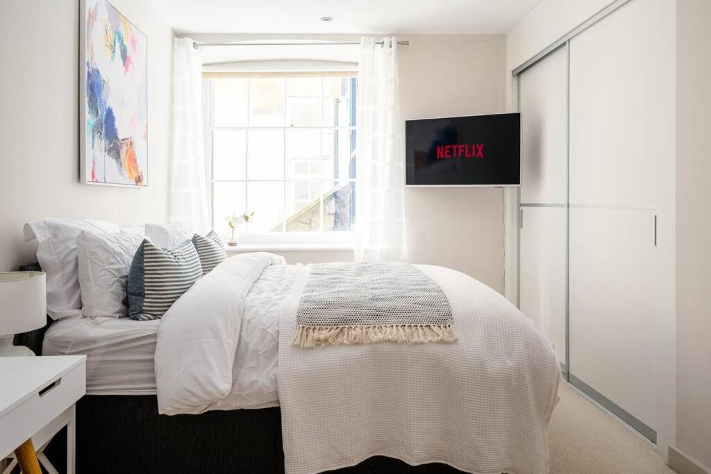 Stunning 2 Bedroom Apartment in Converted Chapel Bath Exterior foto