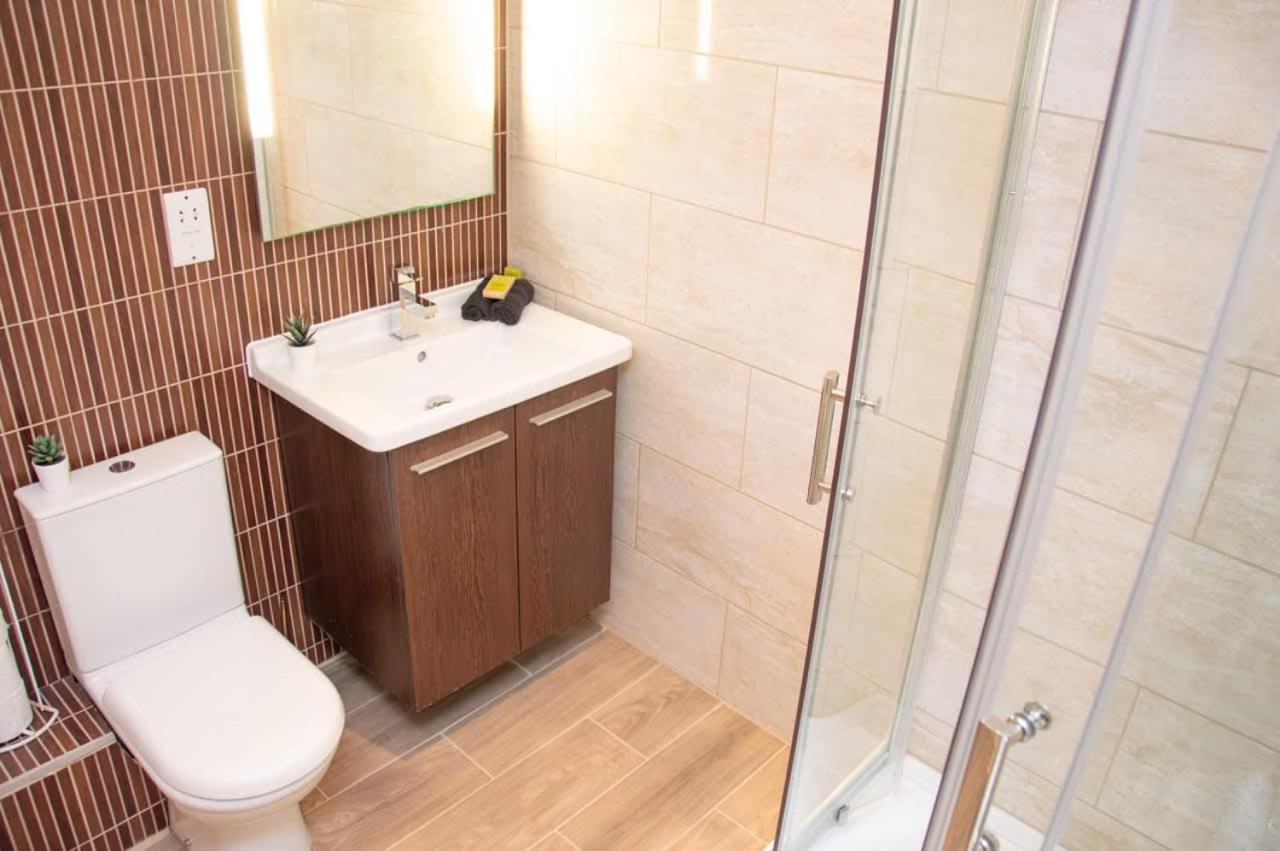 Stunning 2 Bedroom Apartment in Converted Chapel Bath Exterior foto